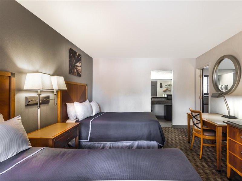 Howard Johnson By Wyndham Scottsdale Old Town Bagian luar foto