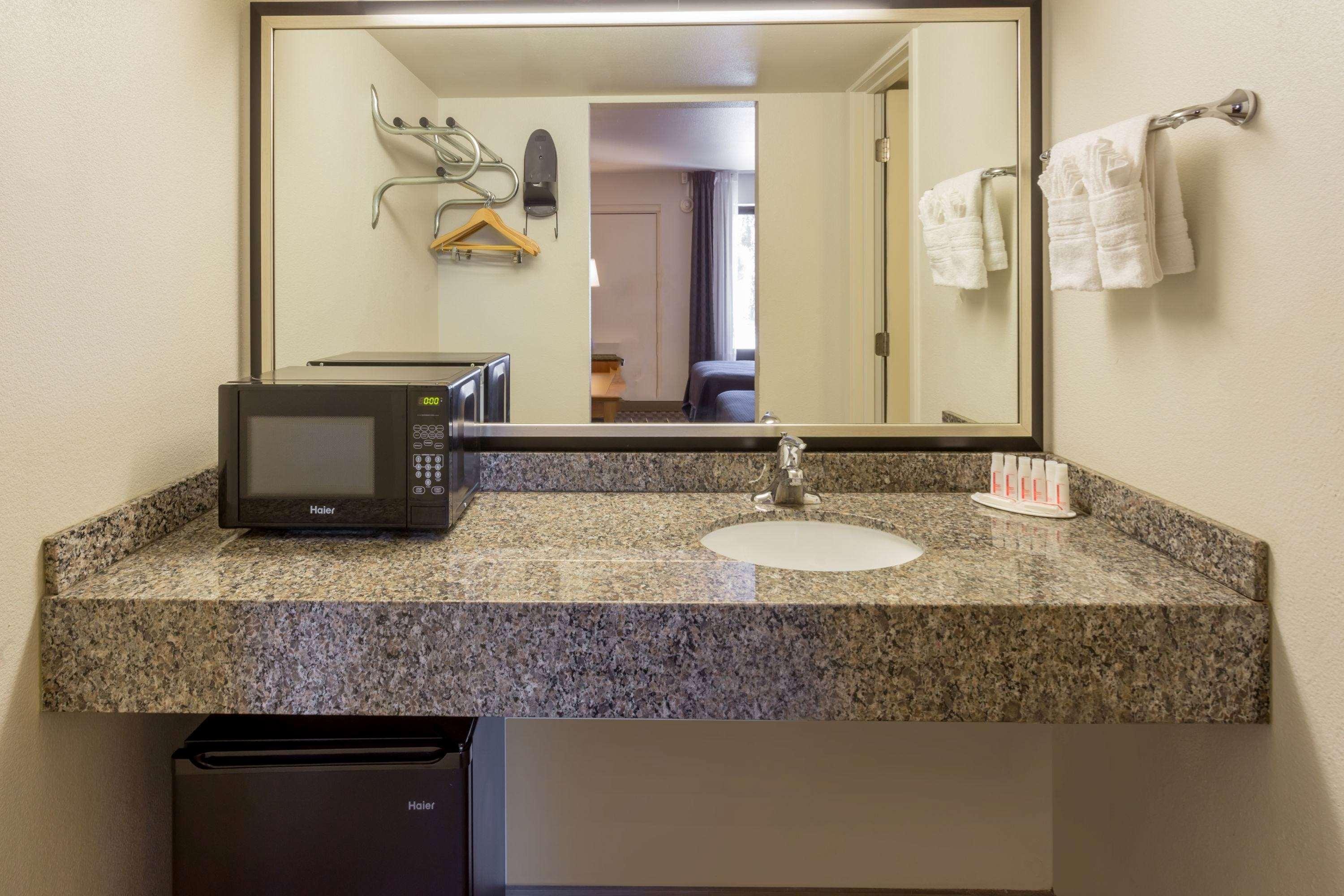 Howard Johnson By Wyndham Scottsdale Old Town Bagian luar foto