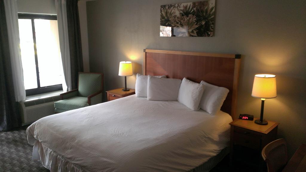 Howard Johnson By Wyndham Scottsdale Old Town Bagian luar foto