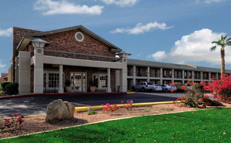 Howard Johnson By Wyndham Scottsdale Old Town Bagian luar foto